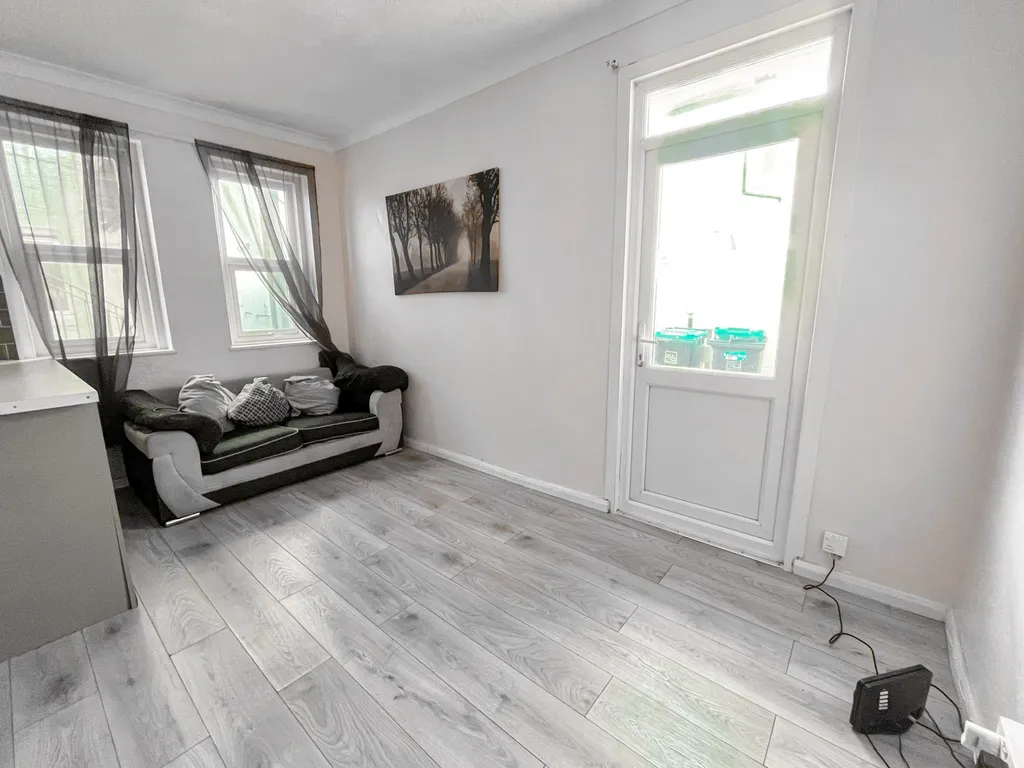 68633214c52591effbafc77a69298140f40e704e